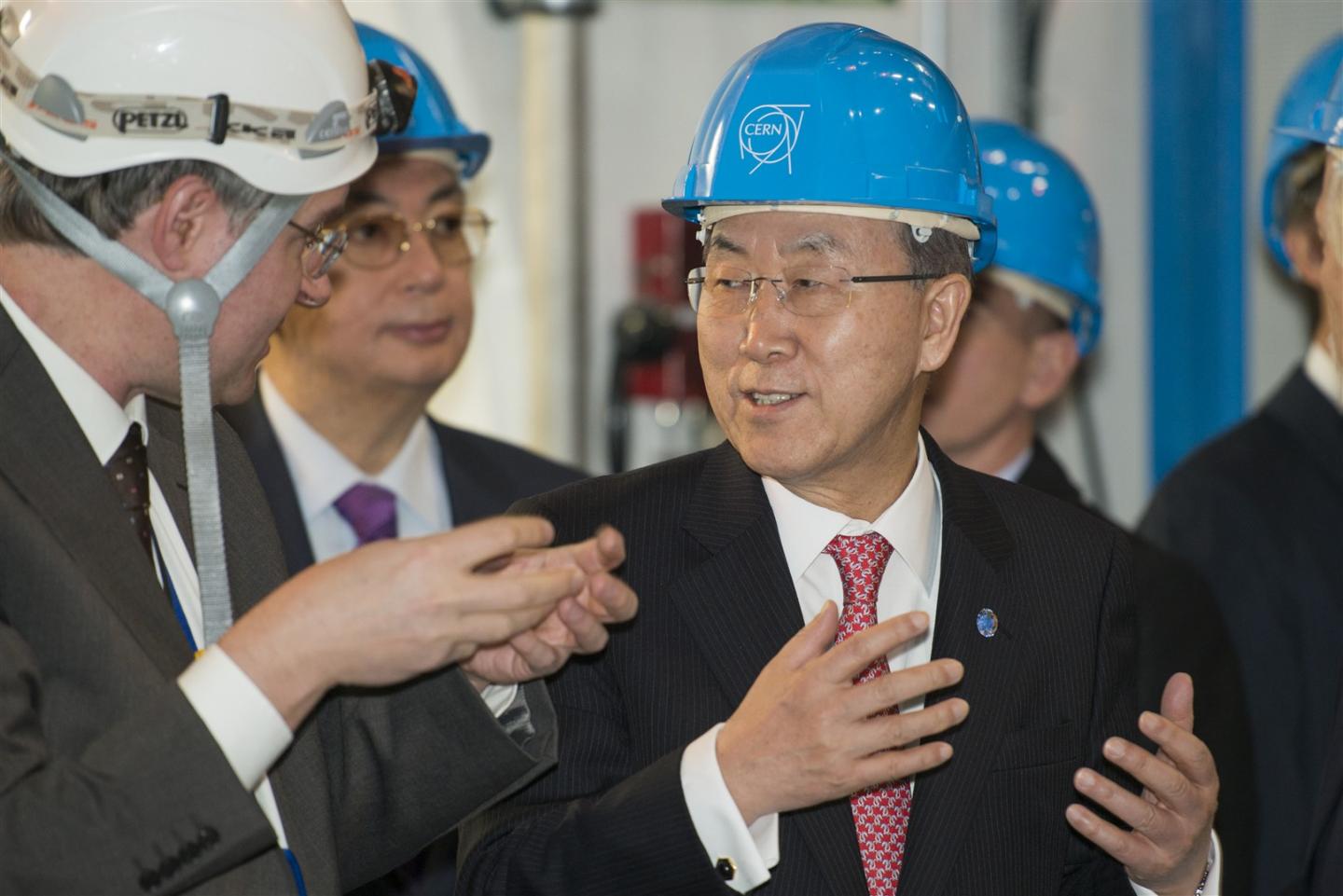 Ban Ki-moon visits CERN