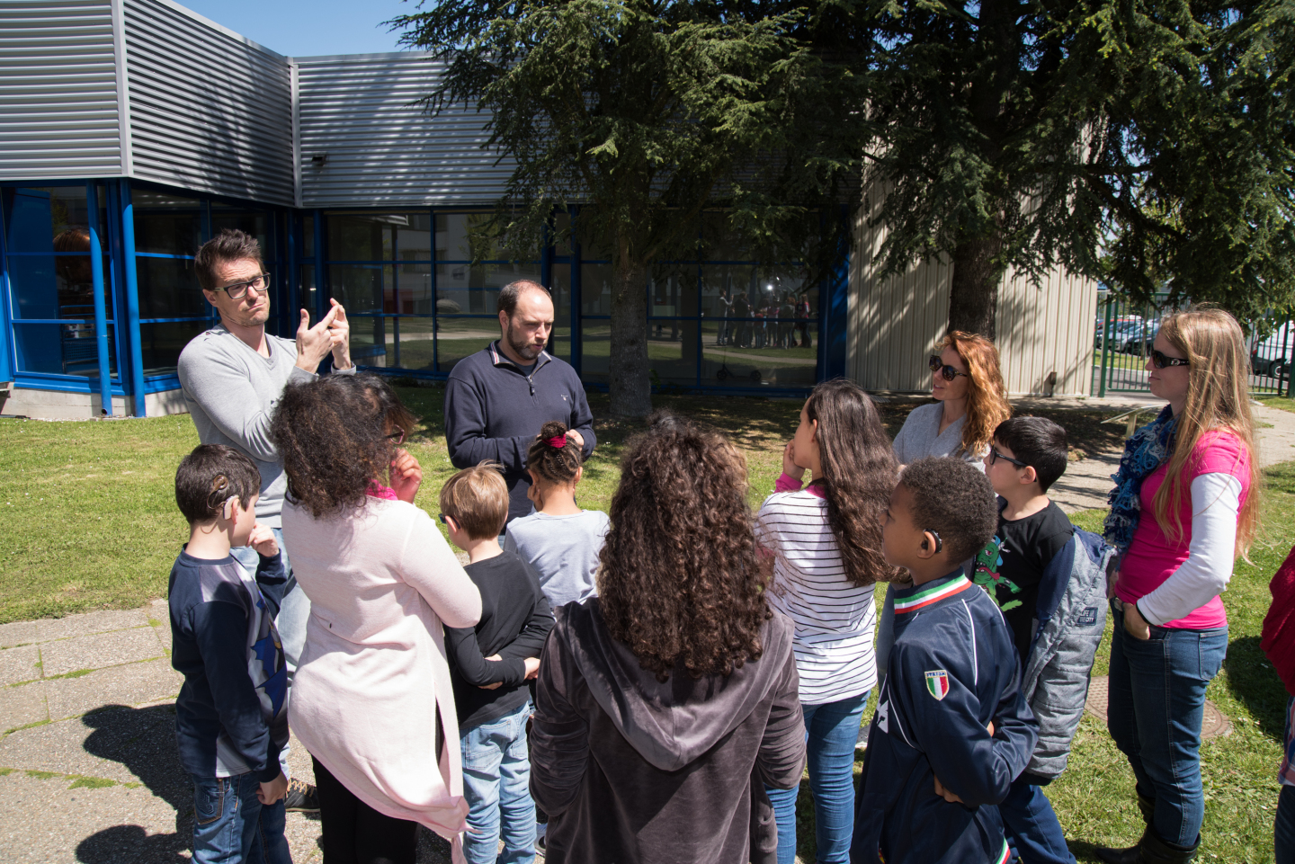 A tour in sign language