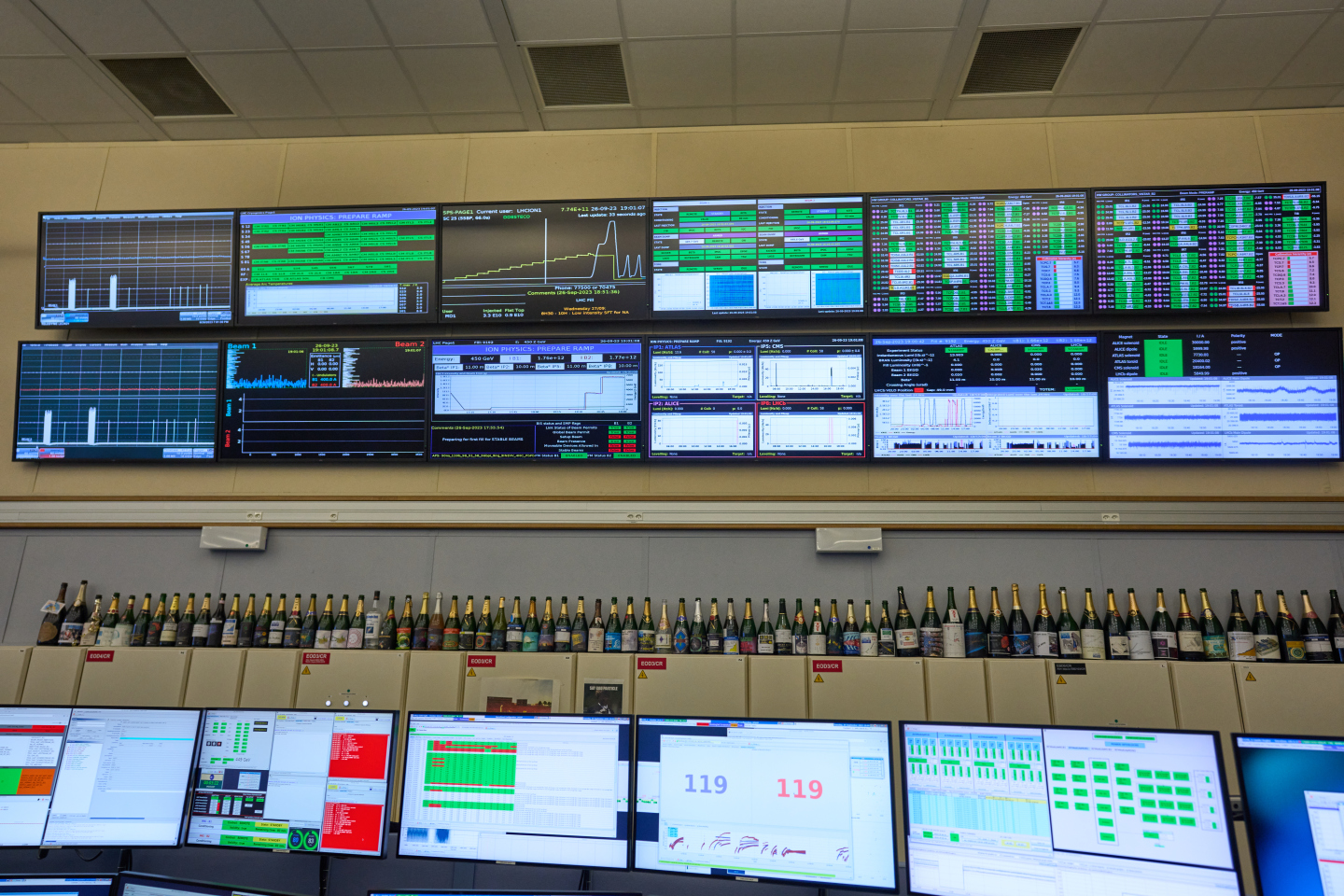 The lead-lead collisions on the screens of the CERN Control Centre. (Image: CERN)