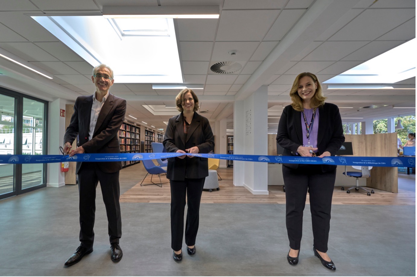 From left to right: Raphaël Bello, Director for Finance and Human Resources, Salomé Rohr, Head Librarian of CERN and Charlotte Lindberg Warakaulle, Director for International Relations